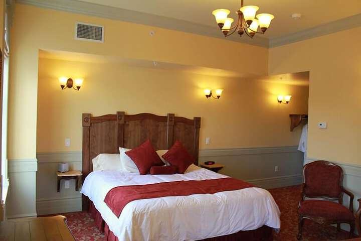 Room 10 of 42
