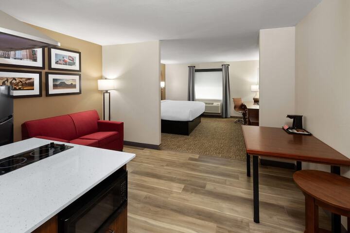 Room 12 of 32
