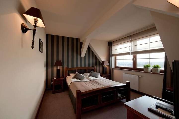 Room 11 of 65