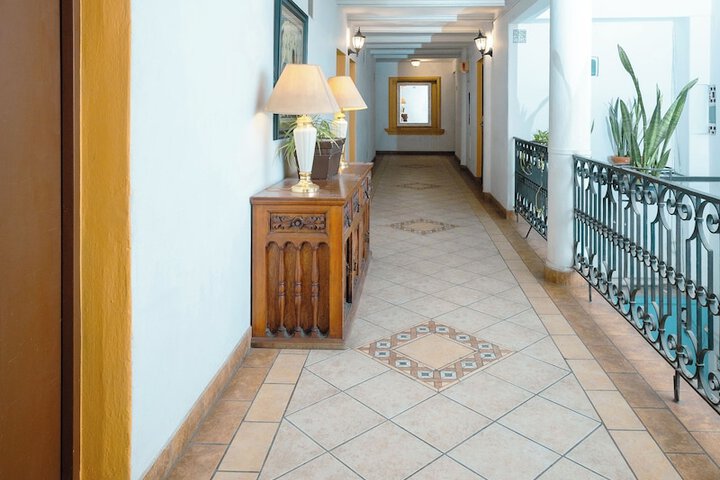 Ballroom/Hall 67 of 92