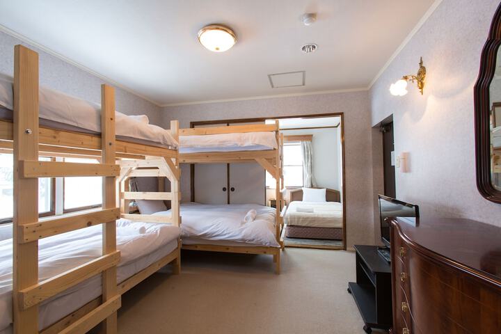 Room 16 of 84