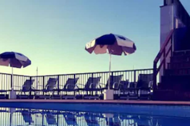 Hotel with Pool