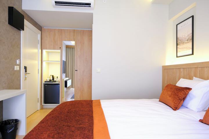 Room 42 of 81