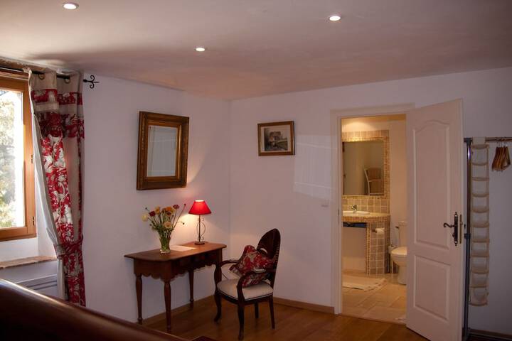 Room 17 of 36
