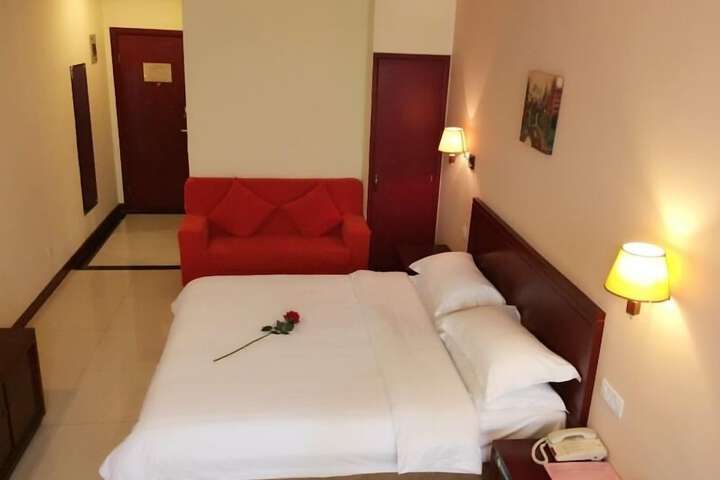 Room 12 of 35