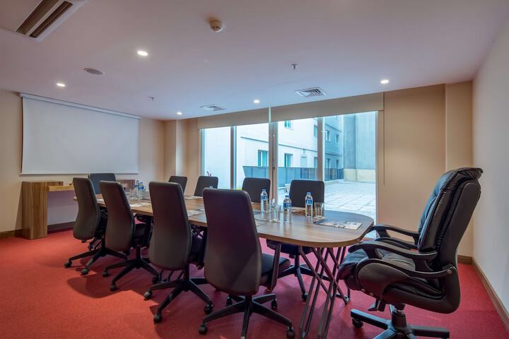 Meeting facility