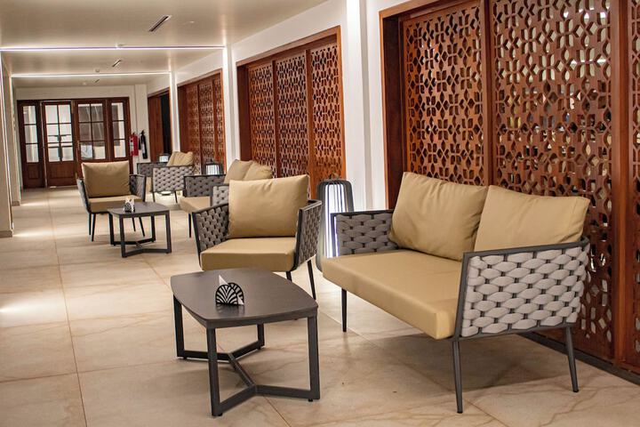 Lounge 88 of 104