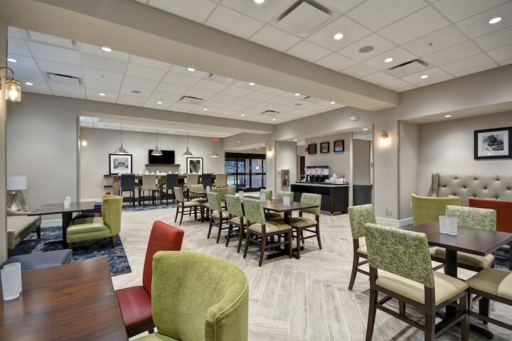 Lobby lounge
