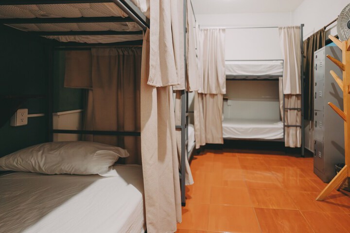 Room 6 of 59
