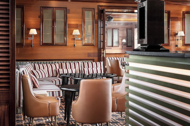 Lounge 68 of 70