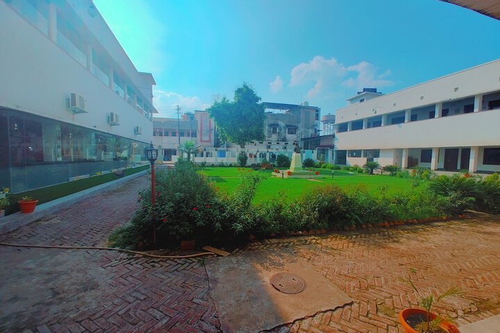 Hotel Exterior 44 of 44