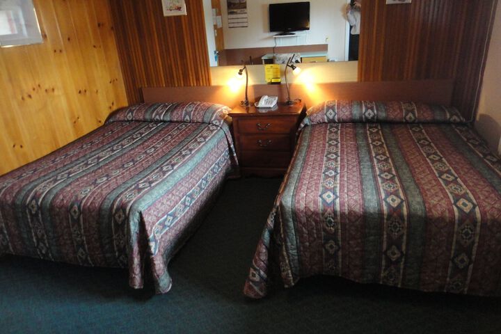 Room 4 of 33