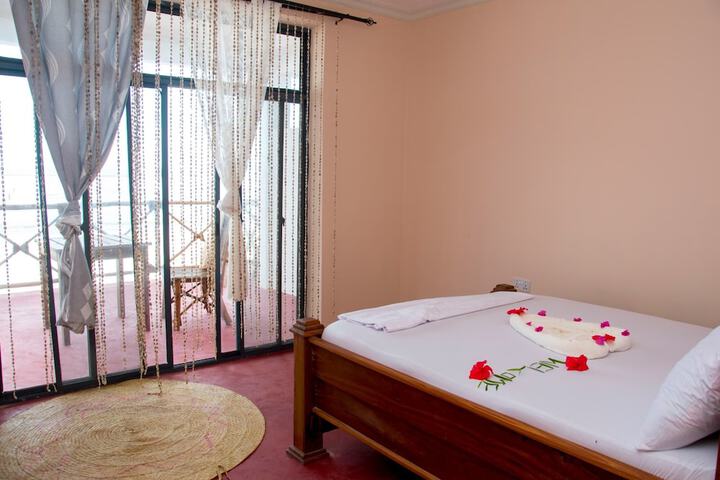 Room 8 of 19