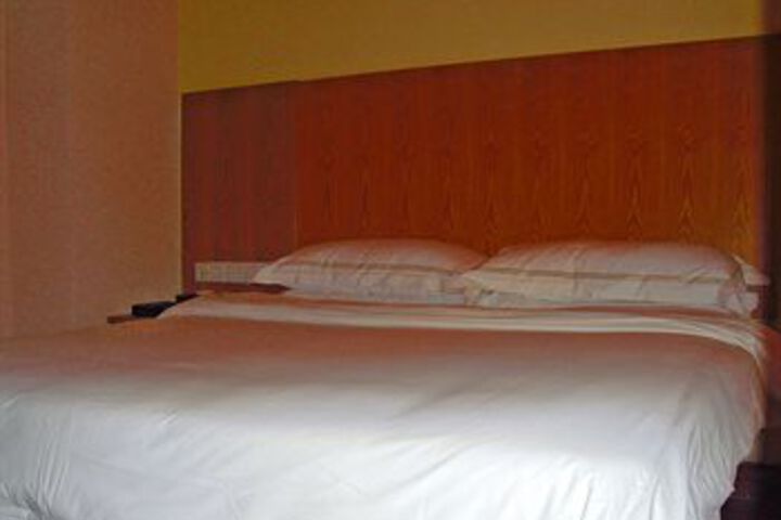Room 3 of 15