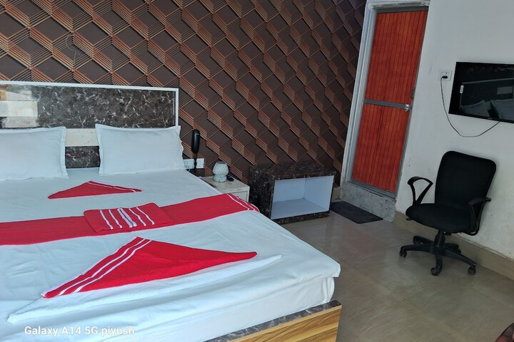 Room 10 of 20