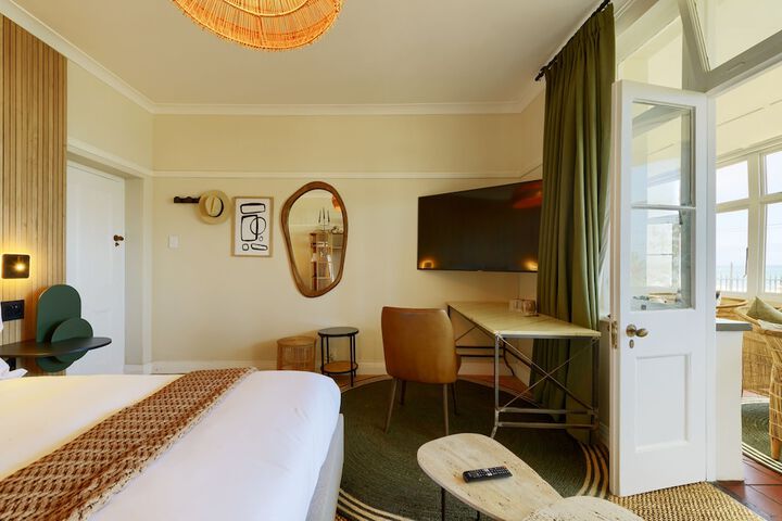Room 13 of 27
