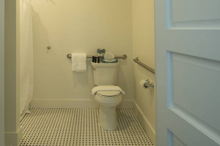 Room 30 of 47