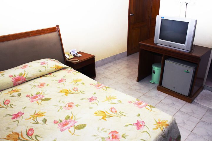Room 6 of 23
