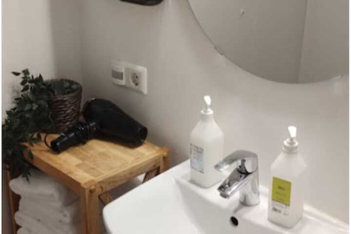 Room 27 of 29