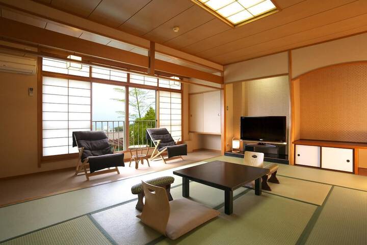 Room 7 of 23