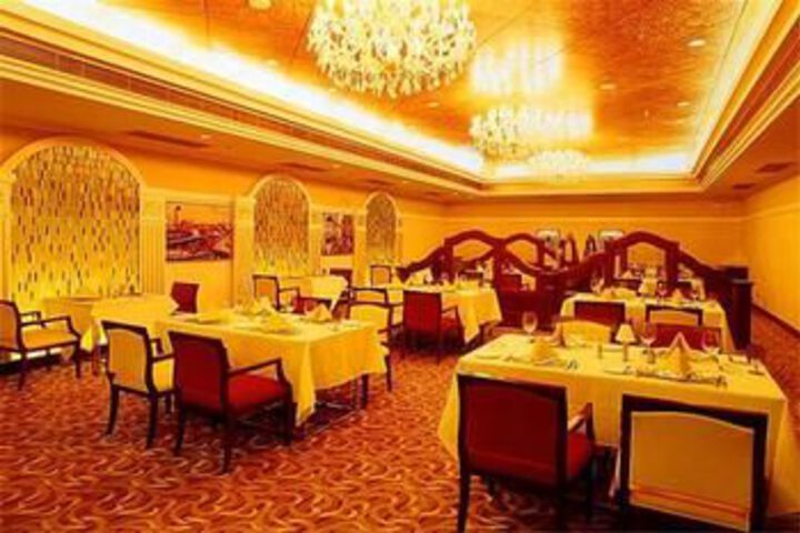 Dining 122 of 143
