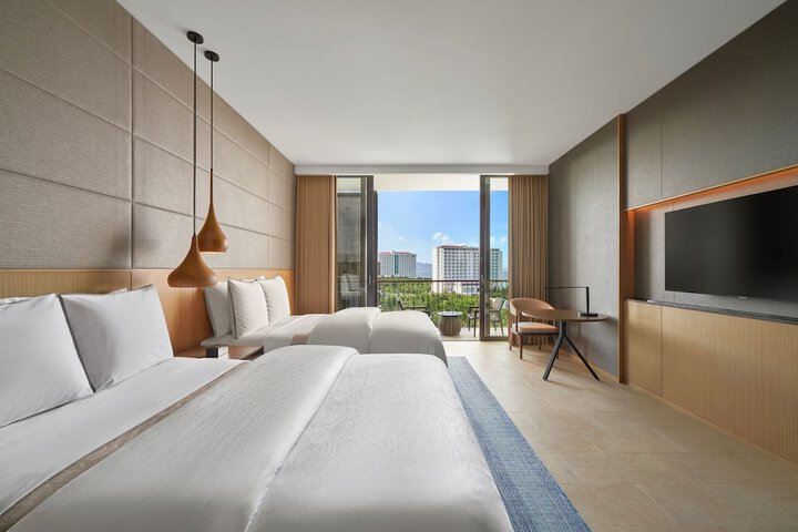 Room 12 of 320