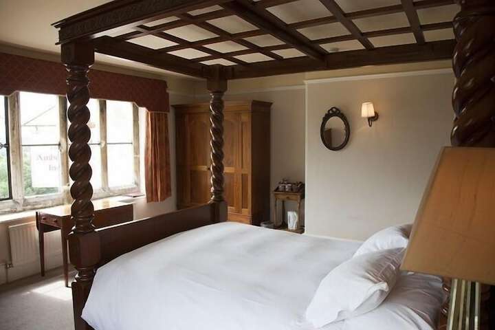 Room 4 of 48