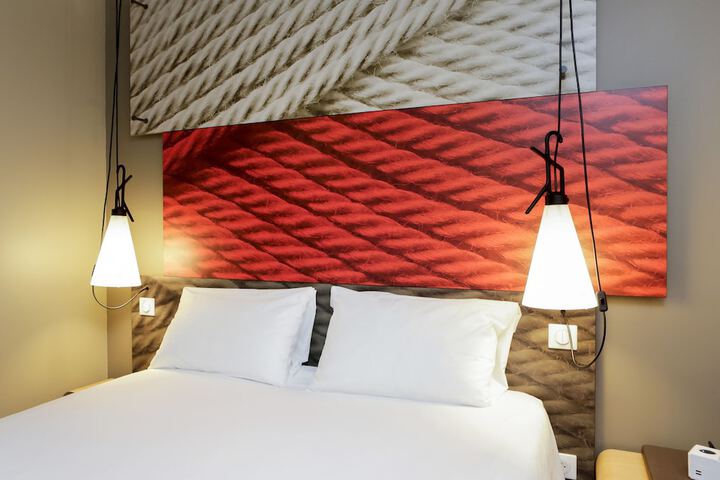 Room 3 of 41