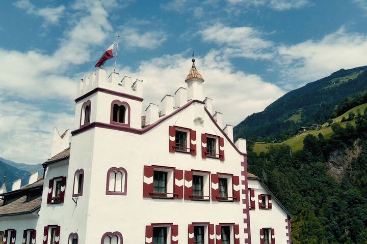 Hotel 85 of 86