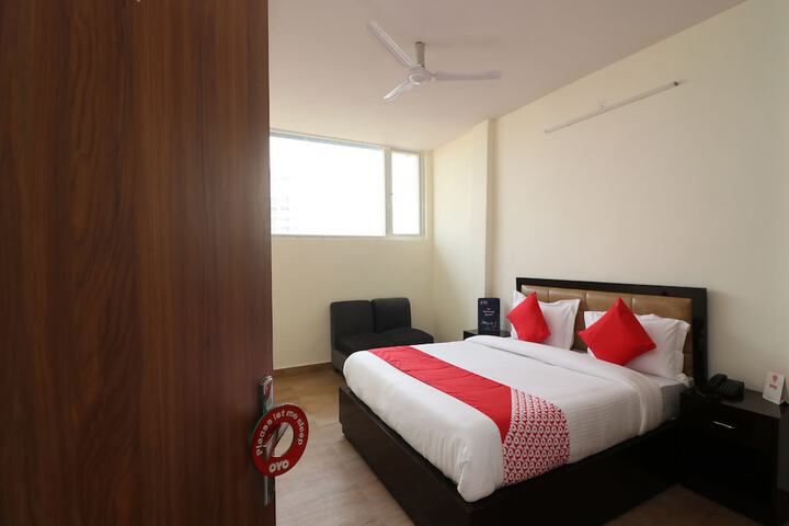 Room 5 of 11