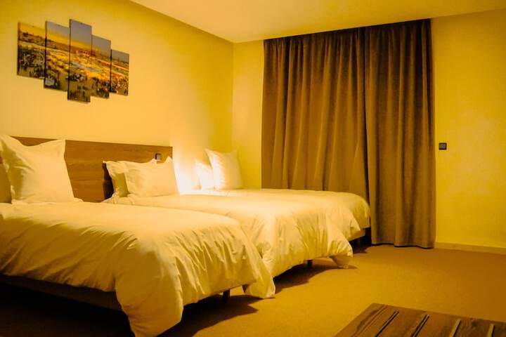 Room 8 of 28