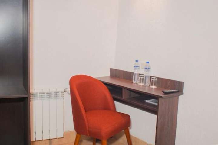 Room 4 of 65