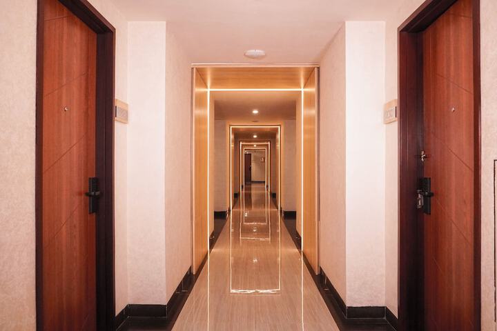 Ballroom/Hall 22 of 26