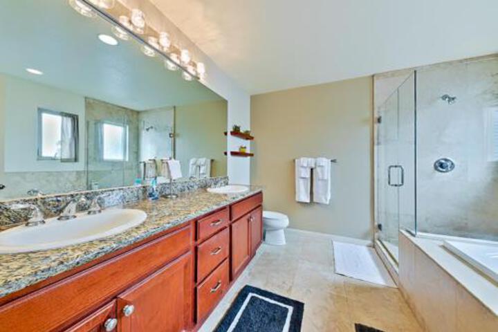 #850 Beauty and the Beach Four Bedroom Apartment in San Diego, CA