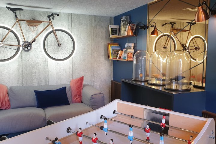 Lounge 54 of 90