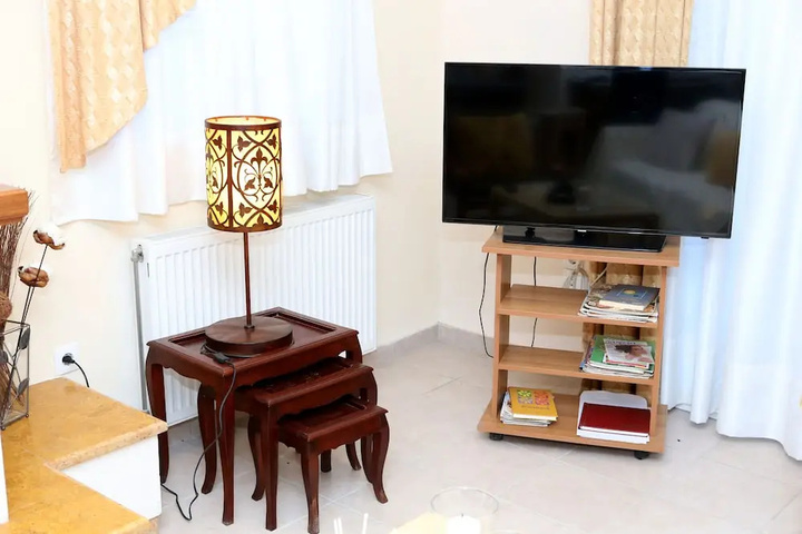 Room 2 of 10