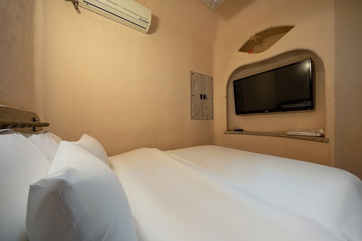 Room 44 of 61