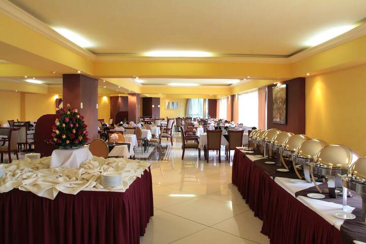 Breakfast/Coffee Service 98 of 116