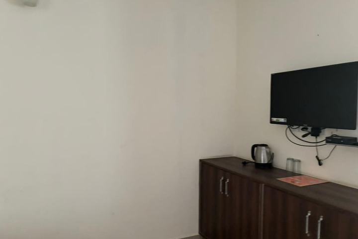 Room 18 of 28