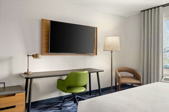Room 6 of 31