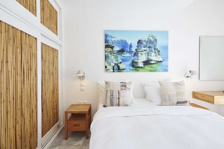 Room 25 of 106