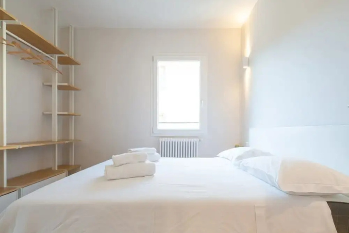 Room 3 of 10
