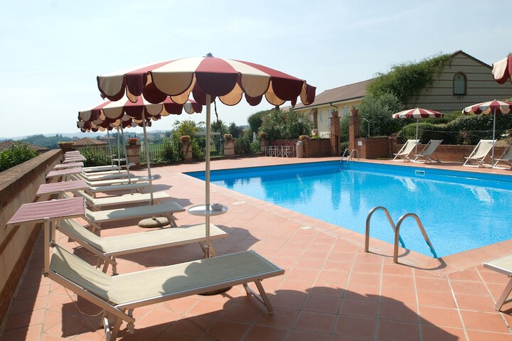 Pools & Facilities