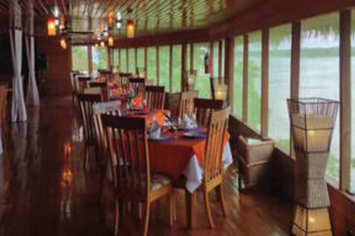 Dining 23 of 25