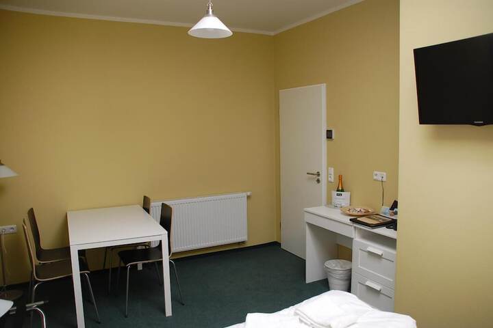 Room 10 of 70