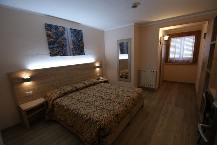 Room 4 of 57