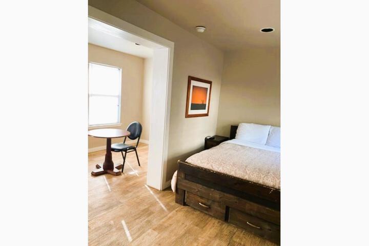 Room 2 of 32