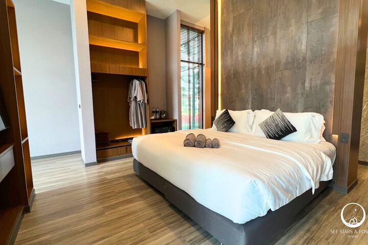 Room 53 of 255