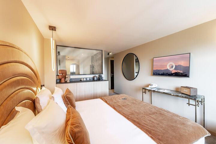 Room 20 of 100
