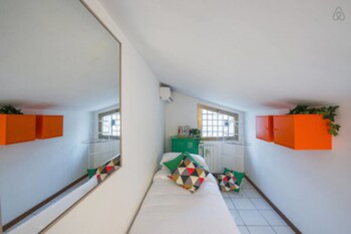 Room 16 of 26